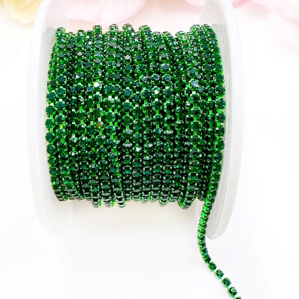 1 YARD 2mm Rhinestones Cup Chain Leaf Green Color In the Same Color Setting SS6--- Sold By The Yard.