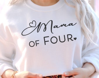 Mamá de cuatro con corazones Svg Png, don del día de la madre cricut cut plantilla, sublimación mamá obras de arte, diseño de serigrafía, frase diciendo palabra