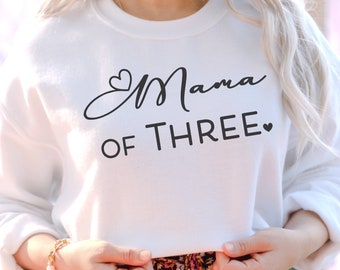 Mamá de tres con corazones Svg Png, don del día de la madre Cricut Cut Plantilla, Sublimación mamá obras de arte, diseño de serigrafía, frase diciendo palabra