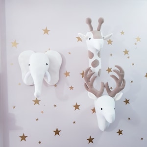 サファリ動物の頭（ゾウ、キリン、シカ） - 子供部屋、ジャングル保育園用の豪華な壁飾り