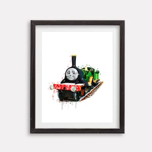 Op de afbeelding: Een aquarel-illustratie van een groene en zwarte locomotief met een vriendelijk gezicht. De trein staat op een spoor met rode en witte accenten. De achtergrond is wit met kleurspatten.