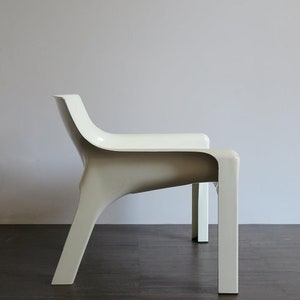 Artemide &quot;Vicario&quot; harmchair by Vico Magistretti