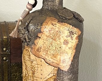 Pirate bottle. Pirate maps. Treasure map. Christmas Gifts. Upcycle Rum Bottle. Bar Decoration. Gifts for dad. Pirate party. Handmade