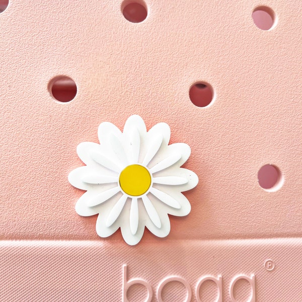 Bogg bag pop in, bogg bag bit, daisy charm, daisy pop in, bogg bag tag, daisy pop in, flower bag tag