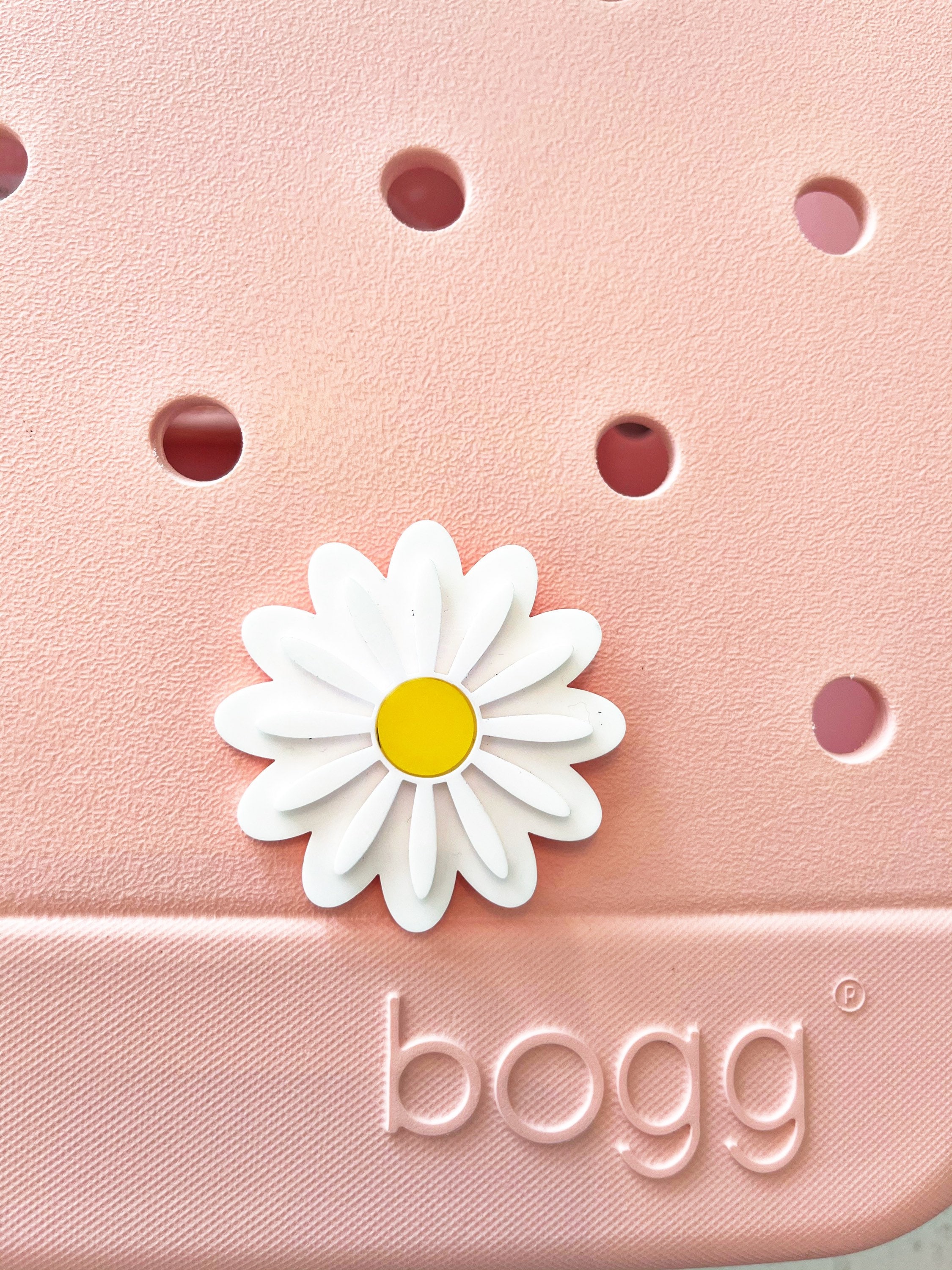 Bogg bag pop in, bogg bag bit, daisy charm, daisy pop in, bogg bag tag, daisy pop in, flower bag tag