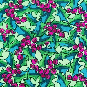 Könnte beinhalten: Ein nahtloses Muster mit grünen Stechpalmenblättern und roten Beeren auf hellgrünem Hintergrund. Die Blätter sind stilisiert und haben einen blauen Umriss.