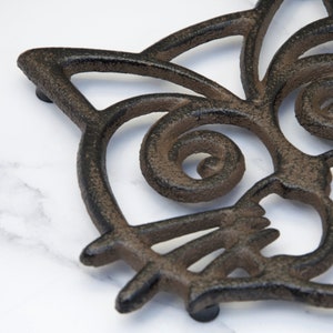 Cast Iron Trivet Rustic Style Antique Brown Finish Cat Face Shaped Pan Rest Hot Pan Stand Hot Pan Holder Kitchen Worktop Protector image 5
