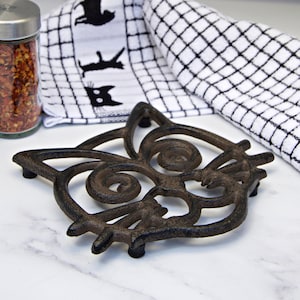 Cast Iron Trivet Rustic Style Antique Brown Finish Cat Face Shaped Pan Rest Hot Pan Stand Hot Pan Holder Kitchen Worktop Protector image 1