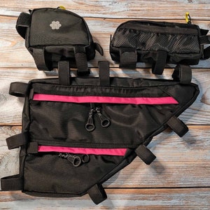 Siège de sac de cadre personnalisé. Cadeaux de sacs de vélo. (Sacs de vélo personnels) Sac de vélo pour le voyage. Cadeaux cyclistes pour un voyage sur la route. Accessoires de vélo pour femmes.