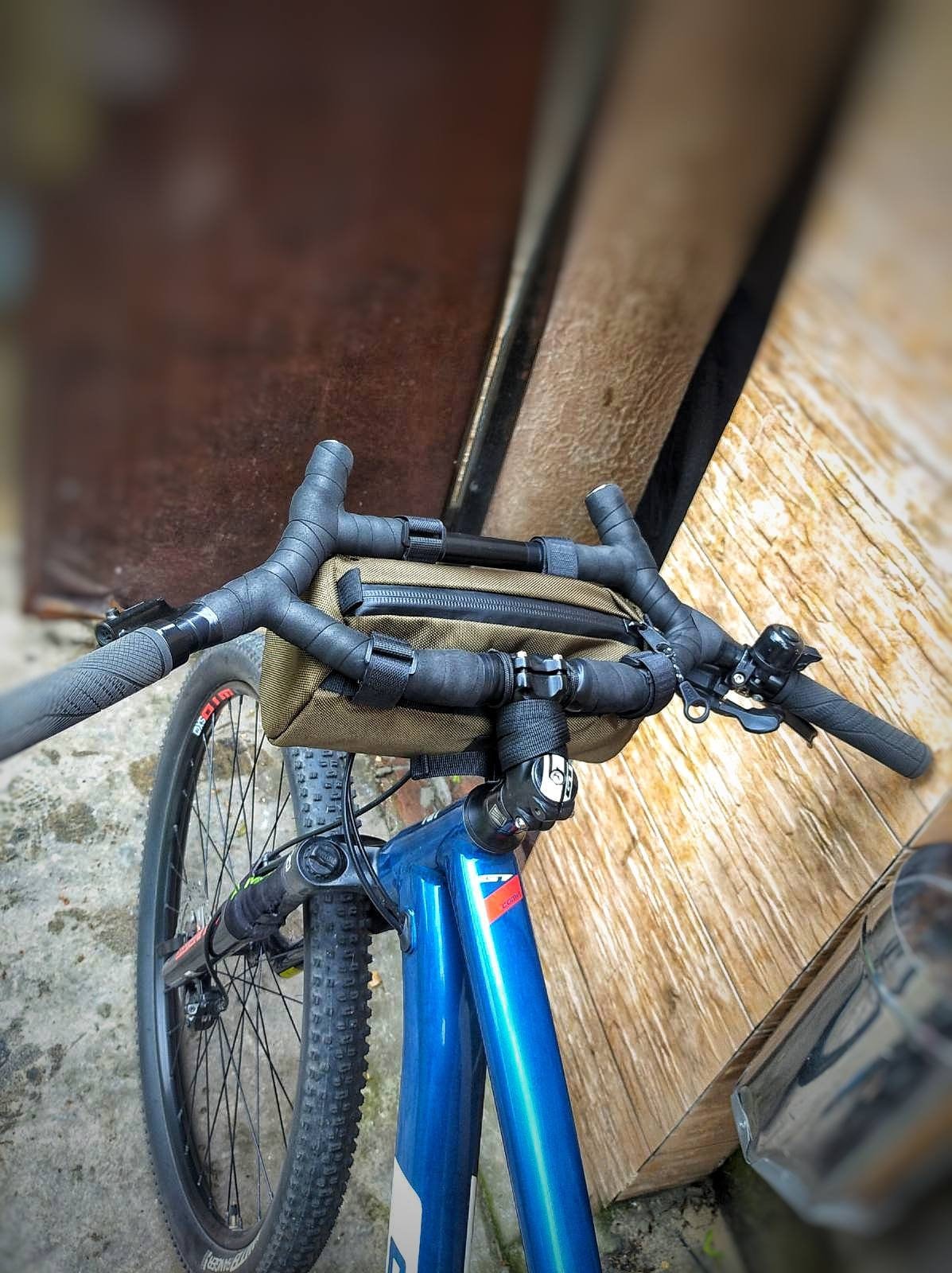 Surly Moloko 自転車ハンドルバーバッグ ブラック。旅行用バッグ Surly Moloko 自転車ハンドルバーバッグ ブラック。旅行用バッグ