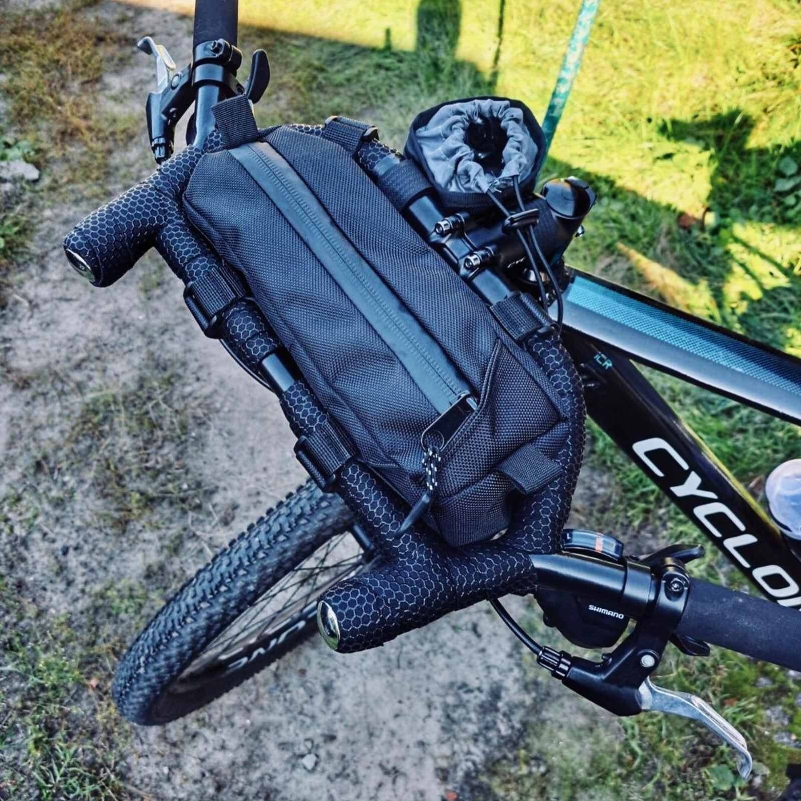 Bicycle Bag Gear. Сycling Handlebar Bag - Surly Moloko Bicycle Bag Gear. Сycling Handlebar Bag - Surly Moloko