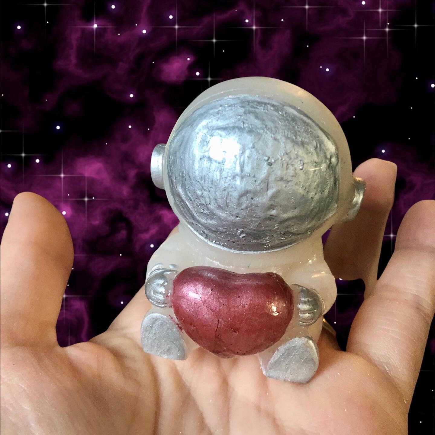 Astronaut Heart Handmade Resin Creation Homedecor Statue Craft