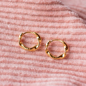 Minimalist Gold Twisted Earrings