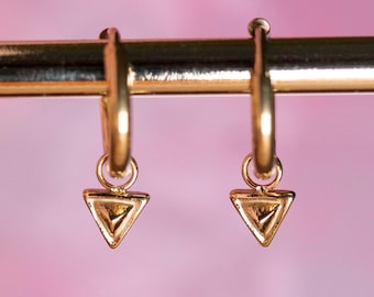 Ohrringe 10 mm mit goldenem Dreieck