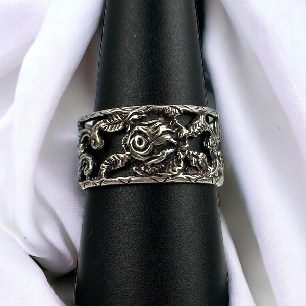 Napkin ring 835 silver 19.5 mm size. 61 rose pattern napkin ring rose decorations pattern vintage table decoration patina