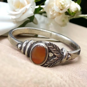 Dainty ring 17.8 mm size. 56 women's ring 925 silver vintage used patina design silver ring feather