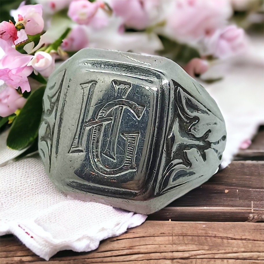 Antique Signet Ring 800 Silver Moon Crown Hallmark 19.4 Mm Antique Signet Ring 800 Silver Moon Crown Hallmark 19.4 Mm