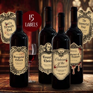 Può includere: Quattro bottiglie di vino rosso con etichette a tema gotico, tra cui "Sanguine Cellars" e "Cabernet of the Damned". Un bicchiere di vino rosso è di fronte alle bottiglie. L'immagine include anche il testo "15 Labels."