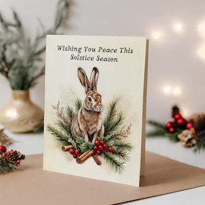 Tarjeta imprimible del solsticio de invierno, impresión navideña de liebre del bosque, postal pagana de animales del bosque para las fiestas navideñas, saludos navideños de conejo
