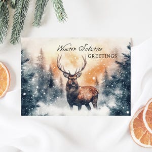 Druckbare Wintersonnenwende Karte, Wald Hirsch Yule Postkarte, Heidnische Weihnachtsfeiertags-Hirschdruck, Festliche Wildtier-Weihnachtsgrüße