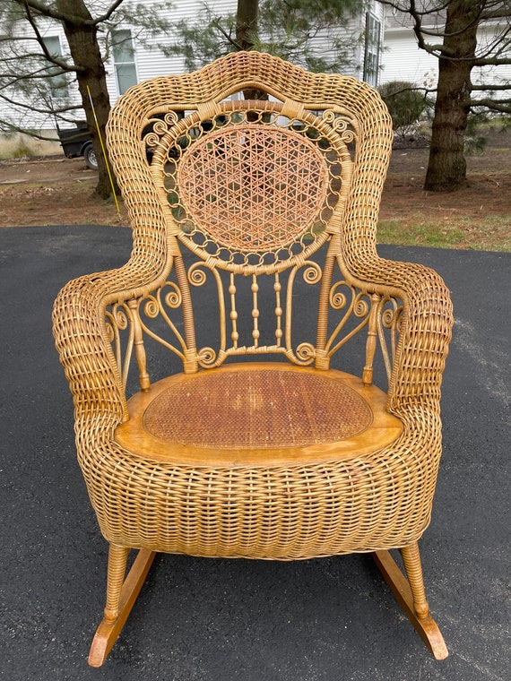 Antique wood and wicker chairs discount