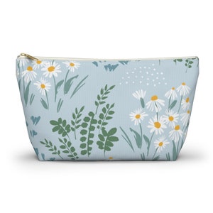 Baby Blue Daisy Makeup Bag, Daisies Floral Accessory Pouch w T-bottom, Mother&#39;s Day Present, Mom Gift, Gift for daughter