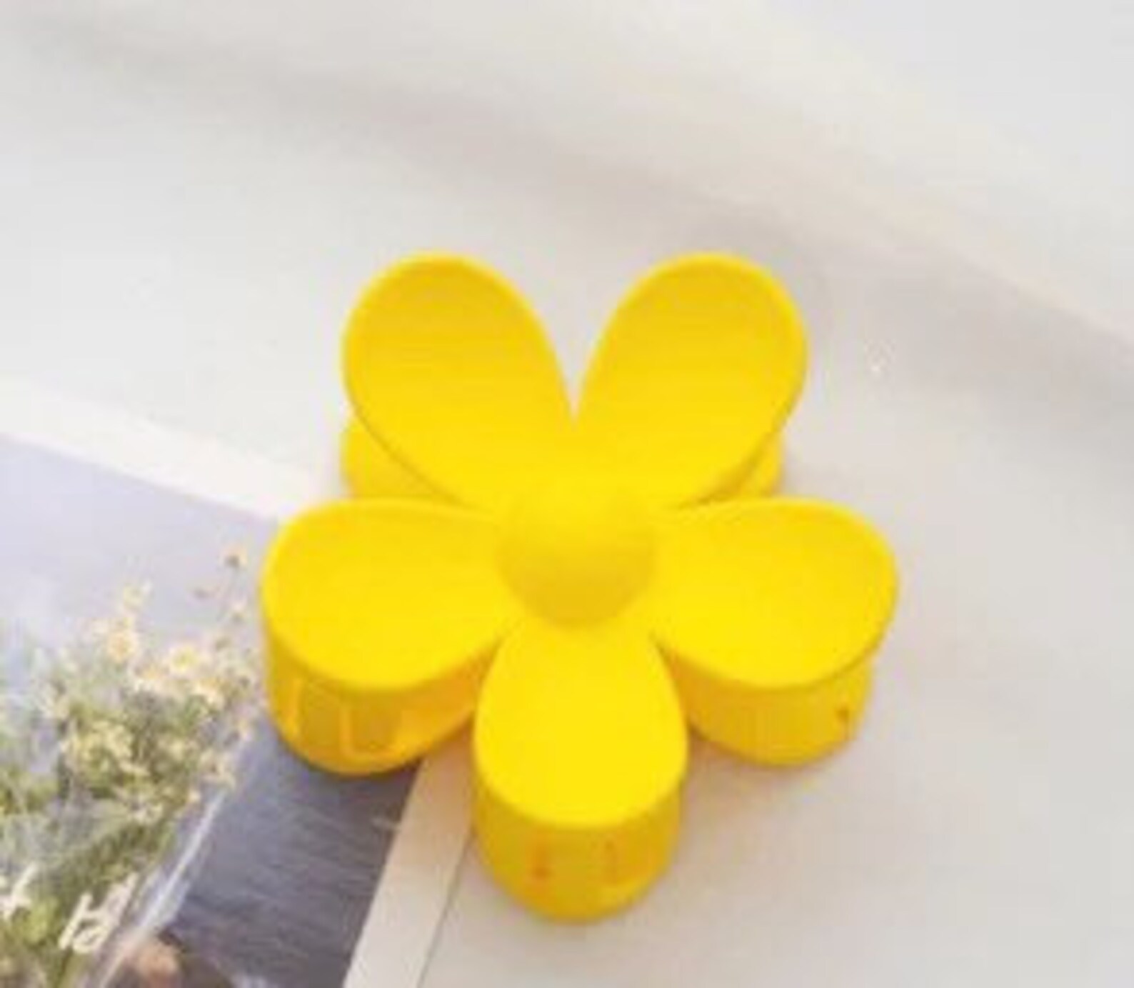 large flower claw clip