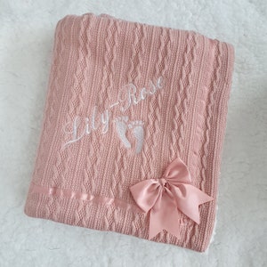 Manta personalizada de punto trenzado para bebés/niños pequeños con acabado de ribete de cinta y respaldo de vellón Sherpa