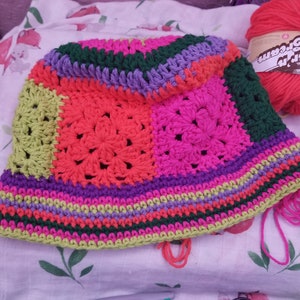 Haakpatroon emmerhoedje haakpatroon voor de zomer haakpatroon voor beginners gehaakt beginnerspatroon gehaakte muts eenvoudig haakpatroon