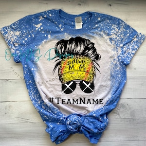 Softball Kundengerechtes T-Shirt (fügen Sie Ihren Teamnamen in # hinzu), Softball Mama Bleichmittel T-Shirt, Softball Sweatshirt, Softball Spieler passendes Shirt