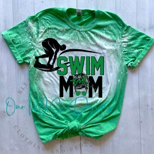 Swim Mom gebleichtes T-Shirt, Swim Mom gebleichtes Sweatshirt, Swim Mom Rundhalsausschnitt, Swim Mom Geschenk, Swim Dad Shirt, Swim Familien-T-Shirt, Swim Life