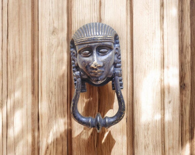 door knocker