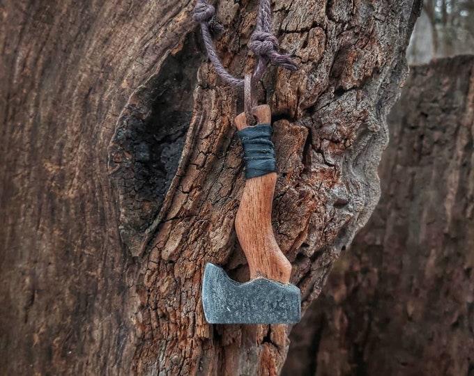 special design wooden axe necklace will be a good choice to give a gift  boy dad and man friend gift valentine day