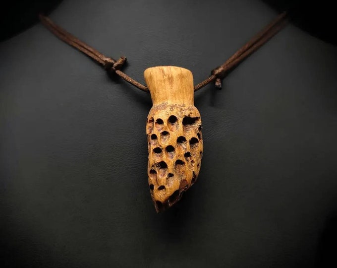 hand carving  wooden  necklace  pendant will be a good choice to give a gift for  moms  boy daughter girl friend gift valentine day