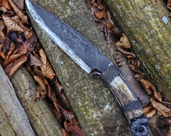 Hand-Forged Ram Head Blade – Legendary Collectible Knife with Leather Sheath