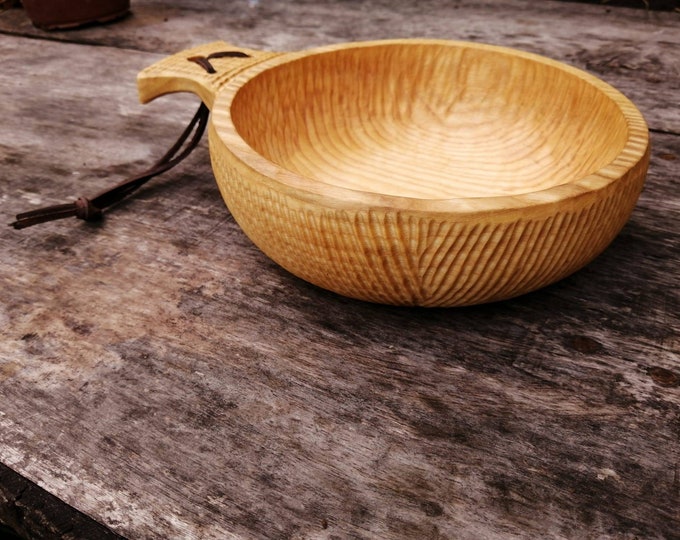 Rustic Charm Meets Durability: Handcrafted Wooden Bowl for Camping and Bushcraft