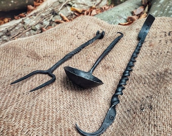 Ensemble de cuisine Primitive Blacksmith Fire - Outils forgés à la main pour une cuisine authentique en plein air