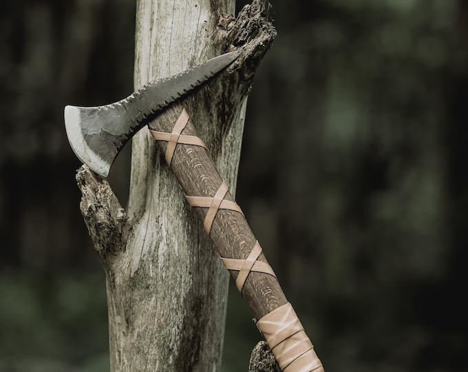 Hand forged carbon steel wolf head figured blacksmith  tomahawk axe