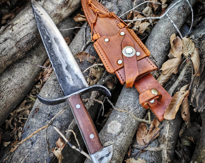 Hand-Forged Bowie Knife: Indiana Jones’ Lost Treasure - Carbon Steel Blade with Genuine Leather Sheath, Perfect for Adventurers Collectors!