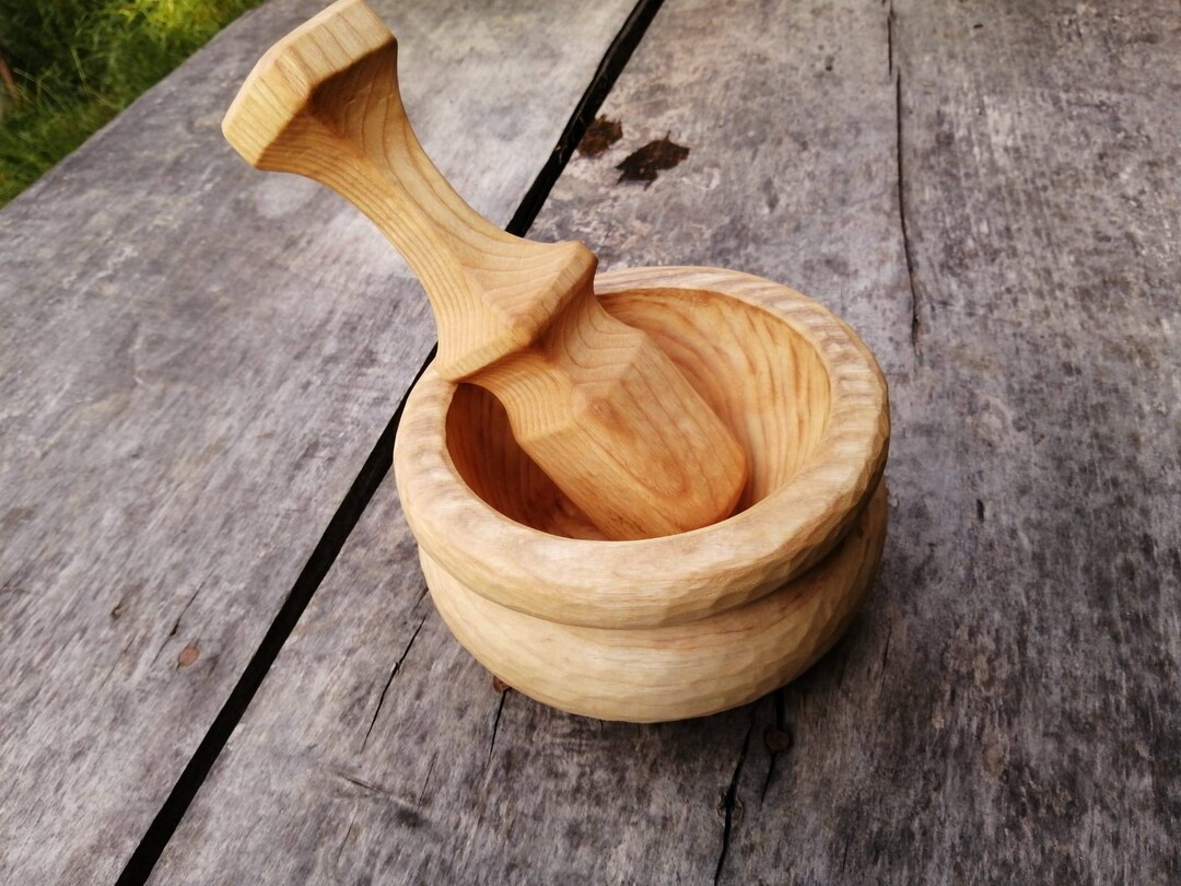 Natural Wood Mortar and Pestle Set Perfect for Crushing Garlic and