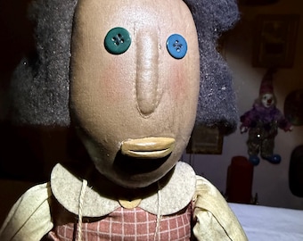 Haunted doll (HauntedHunies Laverne) 40s, Neutral Energy, Observant, Active