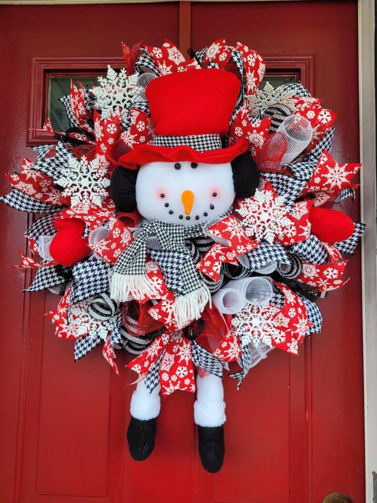 21 Winter Wreath Ideas Beyond Christmas 2 Snowman door wreath, winter door decor, winter mesh wreath, snowman…