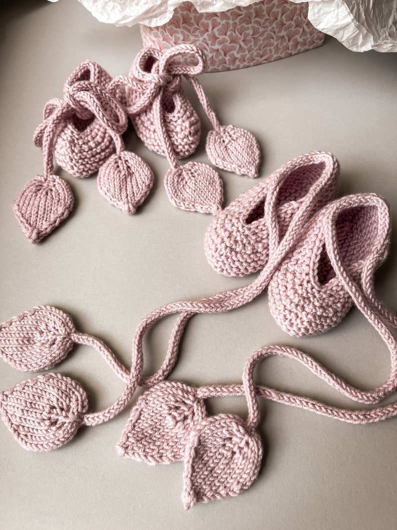 Ballerines pour bébés en laine mérinos aux feuilles douces, en rose image 1