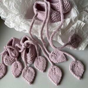 Ballerines pour bébés en laine mérinos aux feuilles douces, en rose image 5