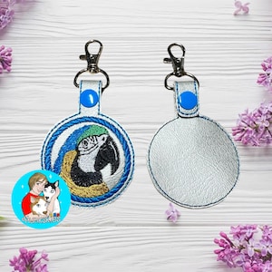 Porte-clés brodé ara | Ara bleu et or | Porte-clés perroquet | Perroquet | Porte-clés | Télécommande