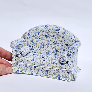 1/12 scale Miniature sofa. Dollhouse classical sofa. Dollhouse furniture. Miniature  couch. Dollhouse couch.