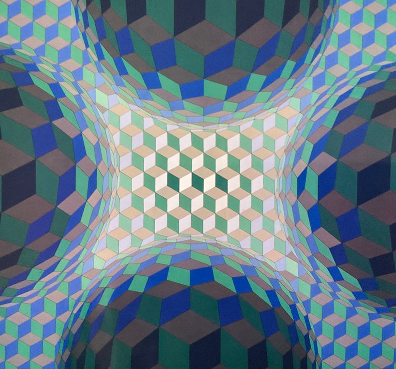 Puede incluir: Patr&oacute;n geom&eacute;trico abstracto con efecto 3D. El patr&oacute;n est&aacute; formado por cuadrados en tonos de azul, verde y gris. Los cuadrados est&aacute;n dispuestos en un patr&oacute;n repetitivo que crea la ilusi&oacute;n de profundidad.