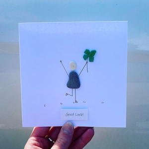 Personalisierte Viel Glück Karte • Kornische Seeglas Kunst • Kieselstein • Handgemacht in Cornwall
