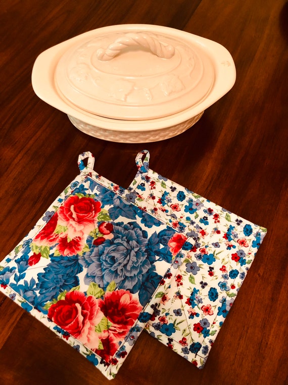 Pioneer Woman / Floral / Handmade Quilted Pot Holder / Country