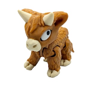 Tiny Highland Cow – Articulated 3D Printed Toy – Cute Highland Calf Figurine – Flexible Desk Buddy – Licensed Design by Cinderwing3D